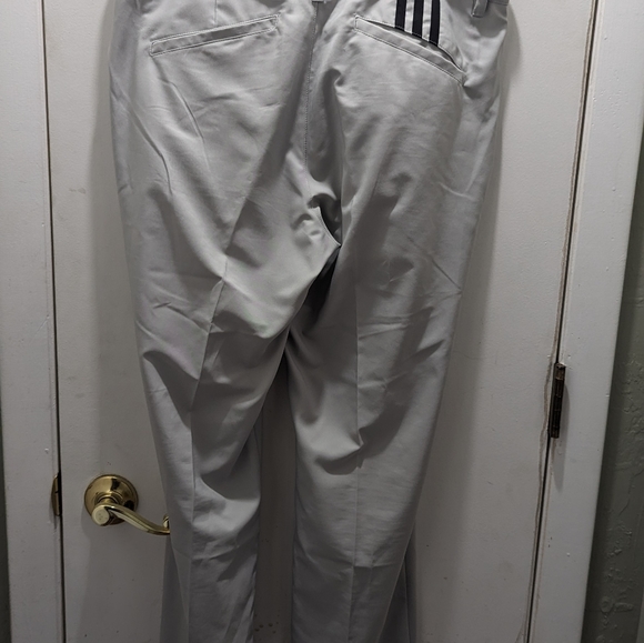 Mens Adidas 3 Stripes Golf Pants Flat Front Gray Black DM3080 Size 32x30 - Picture 5 of 5